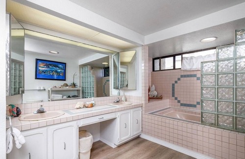 Kahaluu-Keauhou Condo | Cozy 1-bedroom condo in tranquil Kailua-Kona with AC