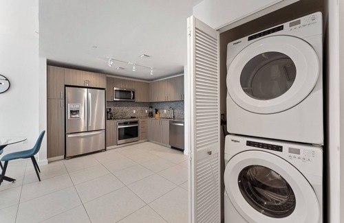 Doral Condo | Cozy 1-bedroom condo with WiFi, fitness room in enchanting Downtown Doral