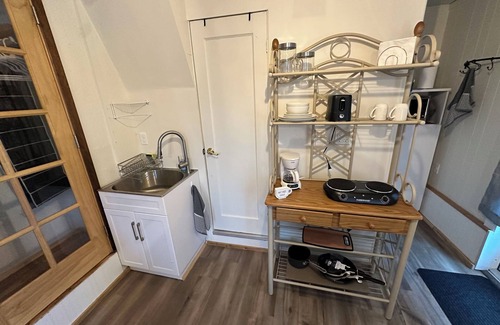 Springfield House | Cozy 1-bedroom House In Springfield with AC, WiFi