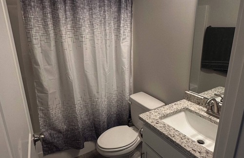 Drake House | Cozy 1-bedroom house with WiFi, AC in welcoming Bowling Green!