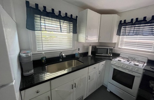 Cottage Line Apartment | Cozy 1-bedroom in central Ocean View. 1/2 blk from Bold Mariner & Beach Access