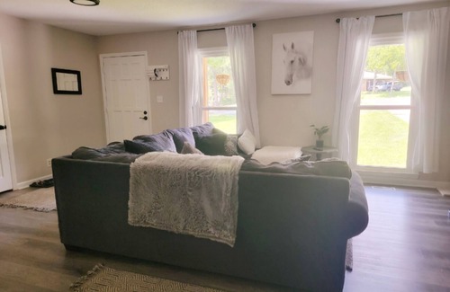 Macon House | Cozy 1-bedroom in house on 2 acres with WiFi, AC