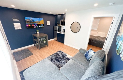 Burbank Apartment | Cozy 1 Bedroom in the heart of Burbank near Disney and Warner Brothers (near Equestrian Center)