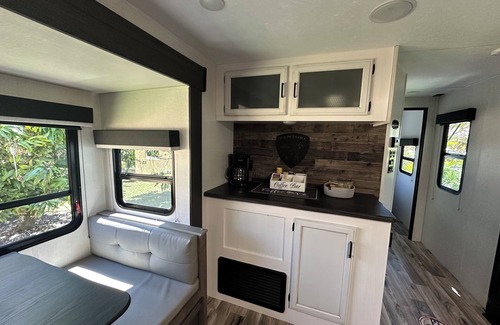 Homestead House | Cozy 1-bedroom mobile home in welcoming Homestead with WiFi, AC and a terrace