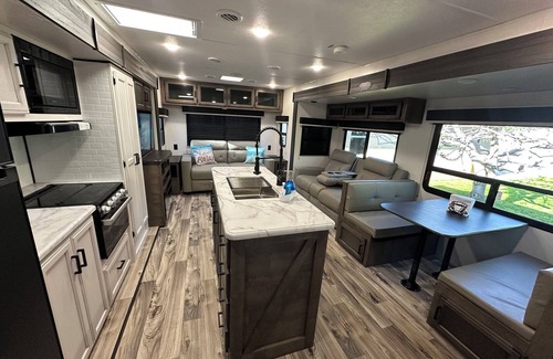 Homestead House | Cozy 1-bedroom mobile home in welcoming Homestead with WiFi, AC and a terrace