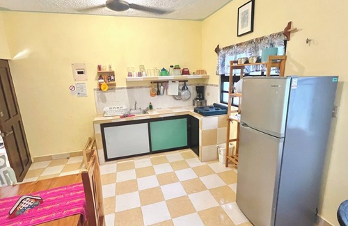 Luis Donaldo Colosio Apartment | Cozy 1-bedroom apartment with AC and WiFi at 1 block from the beach