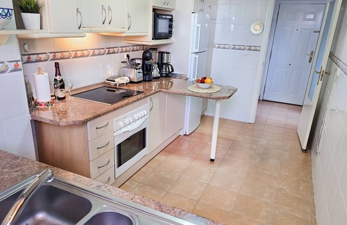 Torreblanca Apartment | Cozy 1-bedroom penthouse with WiFi and AC in charming Fuengirola, Torreblanca
