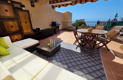Torreblanca Apartment | Cozy 1-bedroom penthouse with WiFi and AC in charming Fuengirola, Torreblanca