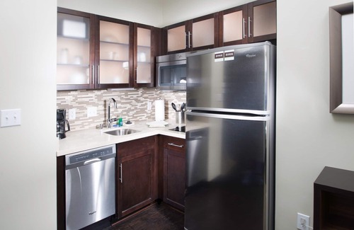 Folsom Condo | Cozy 1 Bedroom Suite | Complimentary Breakfast!
