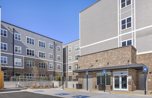 College Park Apartment | Cozy 1 bedroom to share in peaceful Downtown College Park Midrise