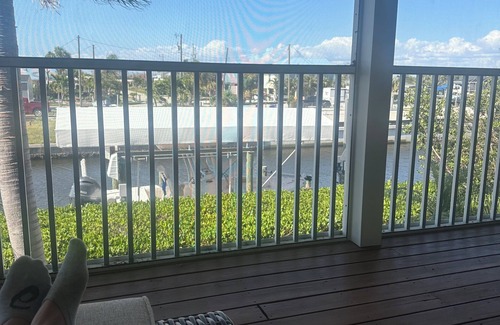 Saint James City Apartment | Cozy 1-bedroom hotel suite with AC, WiFi in wonderful Saint James City