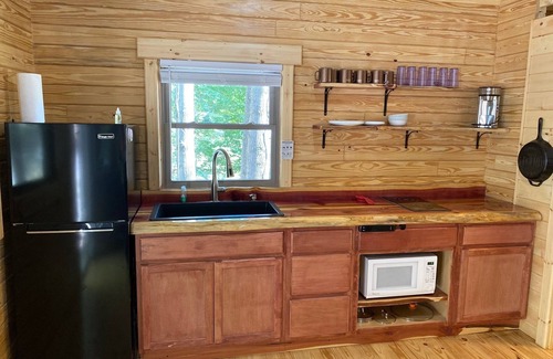French Lick Cabin | Cozy 1 bedroom w/loft log cabin . 7 miles to French Lick, 15 to Patoka Lake!
