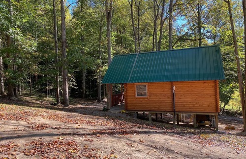 French Lick Cabin | Cozy 1 bedroom w/loft log cabin . 7 miles to French Lick, 15 to Patoka Lake!