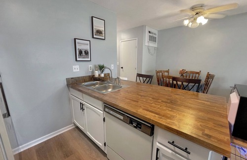 Port Clinton Condo | Cozy 1-bedroom waterfront condo in peaceful Port Clinton