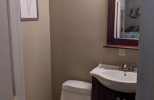 Townville Apartment | Cozy 1 BR/1BA apartment steps from Lake Hartwell.
