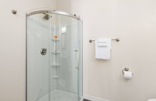 Point Loma Heights Apartment | Cozy 1 BR Aptnnear beach.ocean breeze.brand new washer/dryer stove, parking.