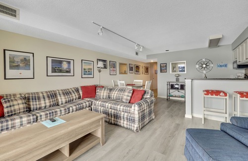 Charlevoix Condo | Cozy 1 BR Condo | Lake Charlevoix Views | Pool, Hot Tub, Sauna | Sleeps 4