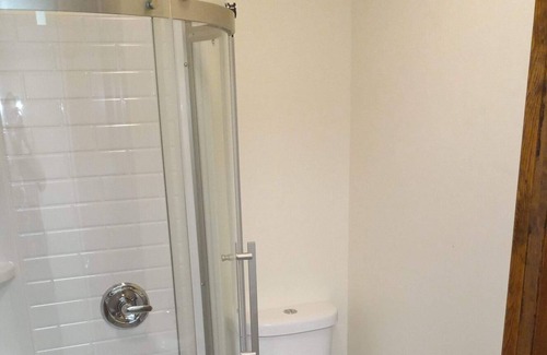 Franklin Apartment | Cozy 1 BR Convenient to Franklin/Oil City! Fully furnished better than a hotel!