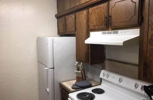 Lawton Apartment | Cozy 1-BR upstairs apartment, near Fort Sill!