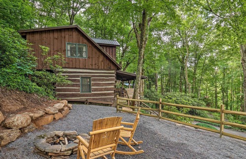 Balsam Cabin | Cozy 1850’s Log Cabin: Hike & Explore the Outdoors