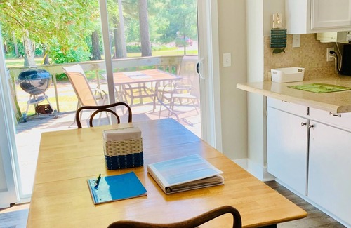 Three Lakes House | Cozy 1940s Cottage on Range Line Lake – Private Waterfront on Three Lakes Chain