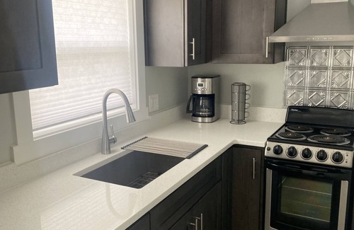 Central Area Apartment | Cozy 1B/1B Apt in Downtown