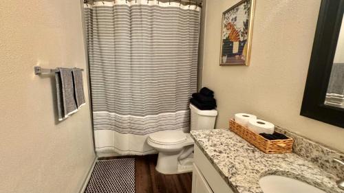 Medical Center District Apartment | Cozy 1Bd Condo in Medical Center w WiFi
