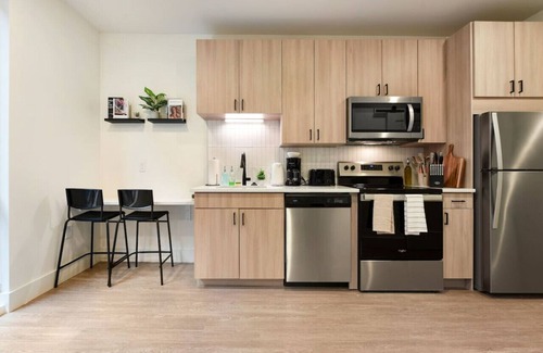 Shadyside Apartment | Cozy 1BR/1BA + Gym Near UPMC & Carnegie Mellon