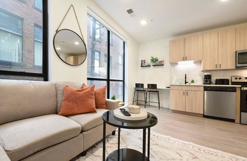 Shadyside Apartment | Cozy 1BR/1BA + Gym Near UPMC & Carnegie Mellon