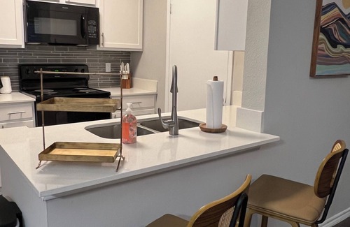 North San Antonio - SAT Apartment | Cozy 1BR/1BTH Charming Urban Retreat W/Pool