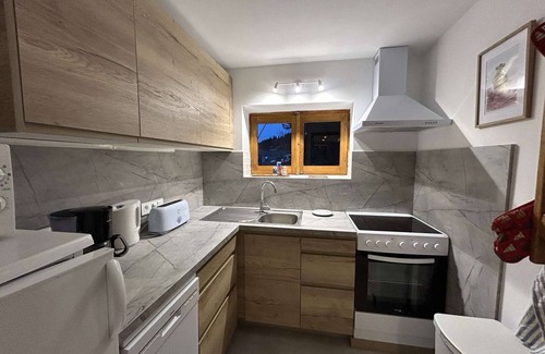 Meribel Apartment | Cozy 1BR Apartment for 4 in Méribel, South-Facing Terrace, Ski Access, Pet-Friendly