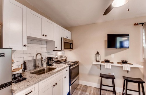 Coral Terrace Apartment | Cozy 1BR Apartment in Miami - WiFi, AC, Near Coconut Grove & Beaches