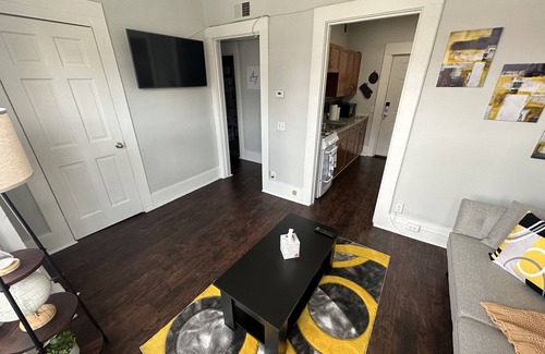 Central Business District Apartment | Cozy 1BR Apt in the heart of Downtown