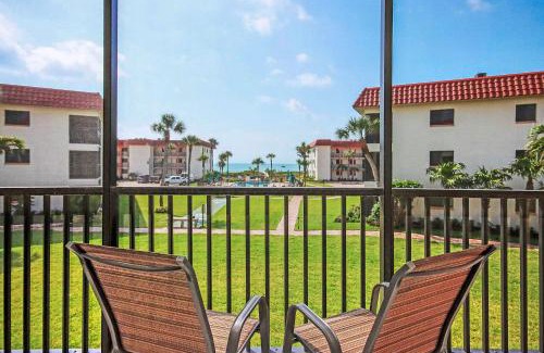 Sanibel Apartment | Cozy 1BR beachfront condo on Sanibel Island with stunning ocean views 3B2