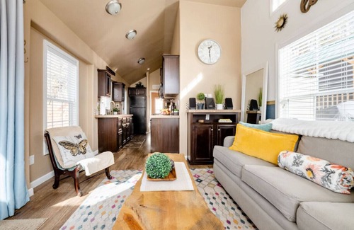 Woodland Park House | Cozy 1BR Chalet | Pikes Peak, Grill & Relaxing Patio