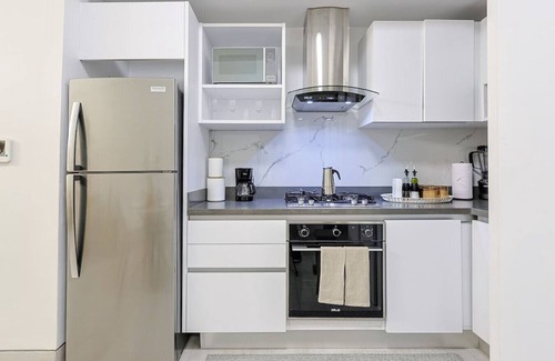 Sarasota Apartment | Cozy 1BR Condo, King Bed, Pool
