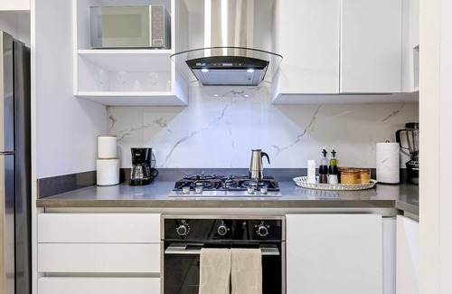 Sarasota Apartment | Cozy 1BR Condo, King Bed, Pool