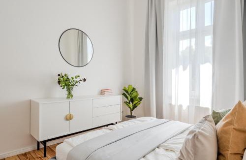 Innenstadt Apartment | Cozy 1BR - Family Retreat in Potsdam!