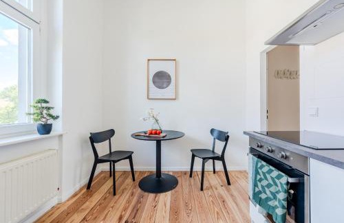Innenstadt Apartment | Cozy 1BR - Family Retreat in Potsdam!