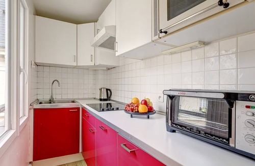 Les Halles Apartment | Cozy 1BR Near Louvre - the Heart of Paris