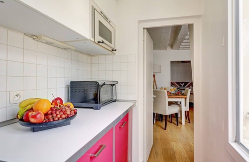 Les Halles Apartment | Cozy 1BR Near Louvre - the Heart of Paris