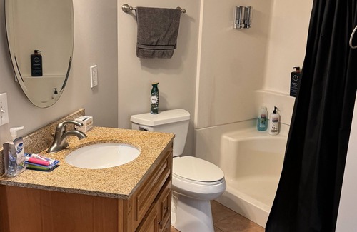 Webster Square Apartment | Cozy 1BR Near Shops & Bus - 5Min to Worcst Airport