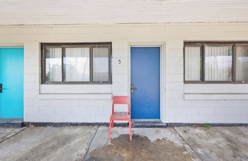 Riverview Apartment | Cozy 1BR Retreat in Brownstown Relax & Unwind!
