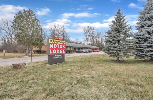 Riverview Apartment | Cozy 1BR Retreat in Brownstown Relax & Unwind!