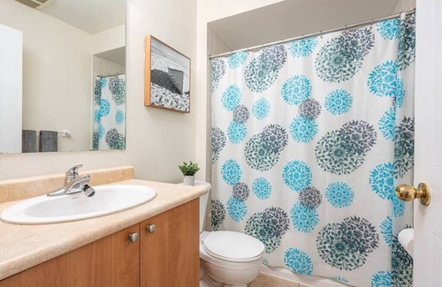Churchill Meadows Apartment | Cozy 1BR Townhome Apartment