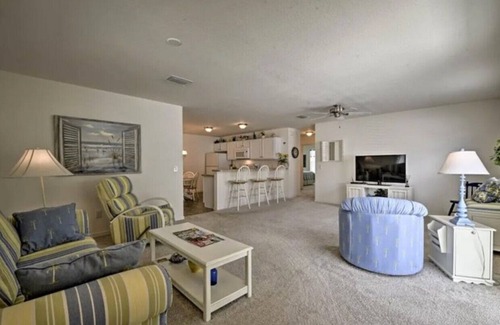Fernandina House | Cozy 2/2 vacation home 10 min from Brownwood and Lake Sumter Town SqnGolf Cart