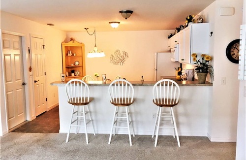 Fernandina House | Cozy 2/2 vacation home 10 min from Brownwood and Lake Sumter Town SqnGolf Cart