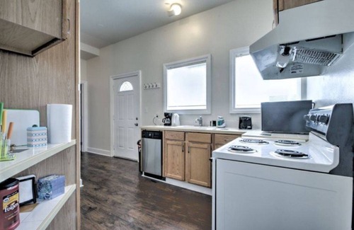 Broadway Apartment | Cozy 2 bdr Appt at heart of Capitol Hill