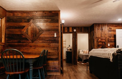 Wellington Cabin | Cozy 2 BDRM Cabin near Cave Run Lake, RRG, DBBB, and hiking trails.