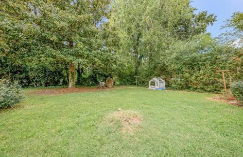 Portsmouth House | Cozy 2 Bdrm Cottage King bed